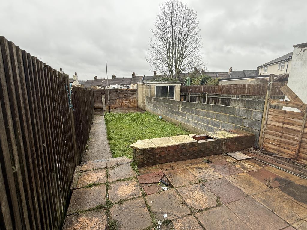 Lot: 5 - HOUSE FOR REFURBISHMENT - Rear Garden of House in Need of Refurbishment